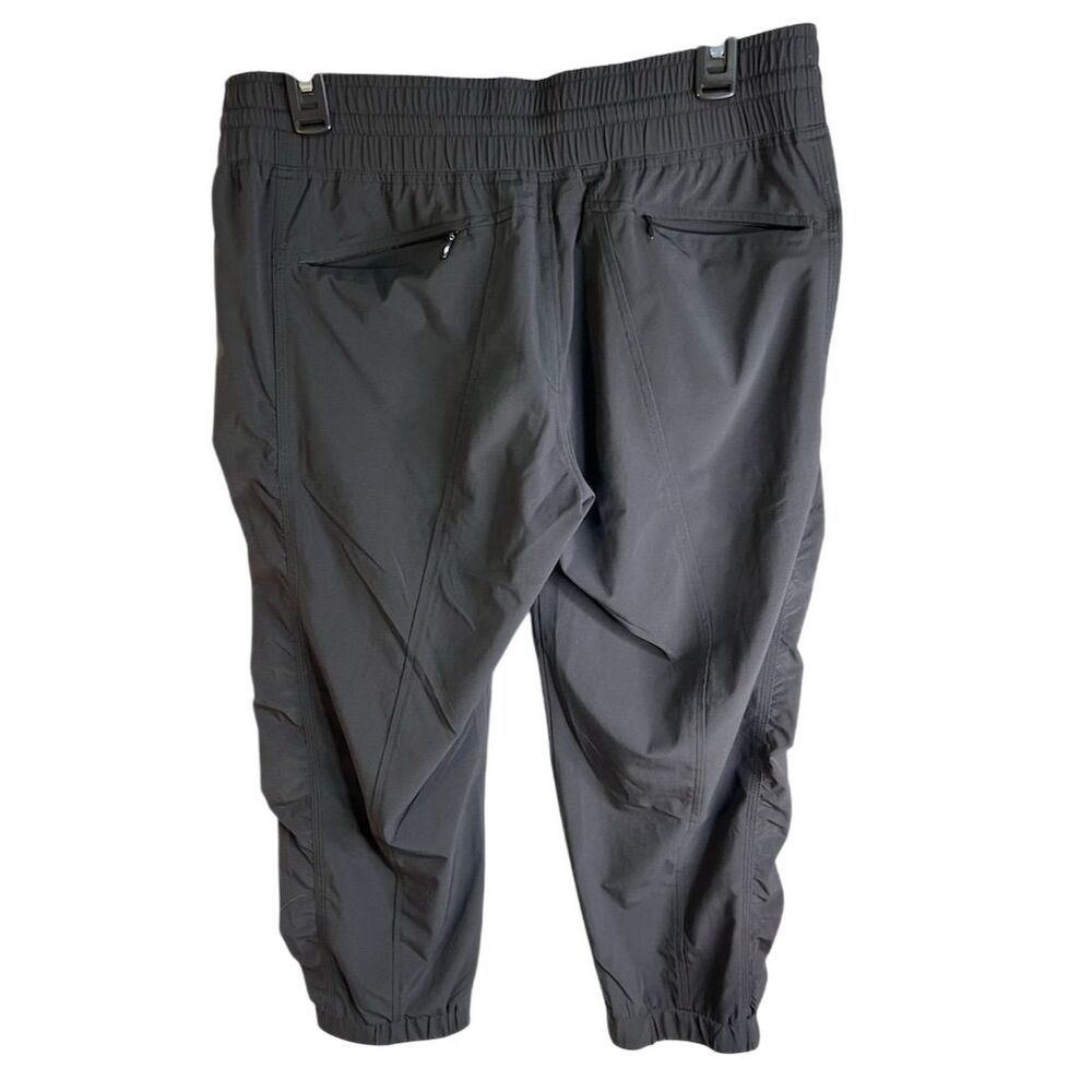 Athleta Women's Jogger Capri Pants Standard Size 8 Black Casual Activewear - Picture 2 of 10